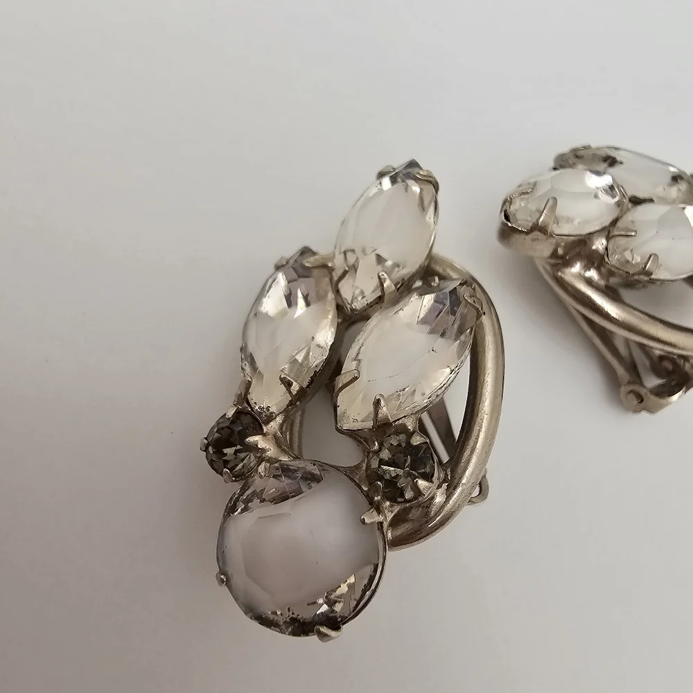 Vintage 1950s Frosted Glass Sugar Rhinestone Climber Clip-On Earrings